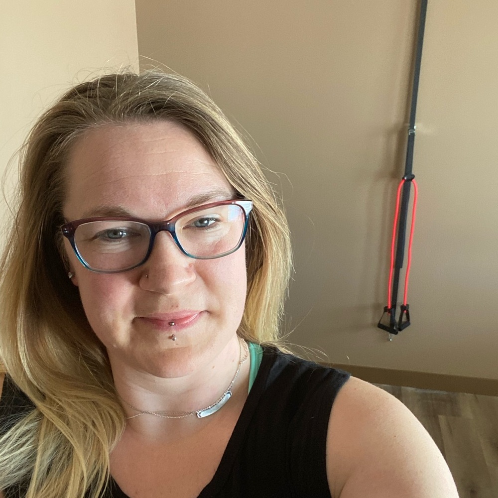 Meet your Posher, Crystal